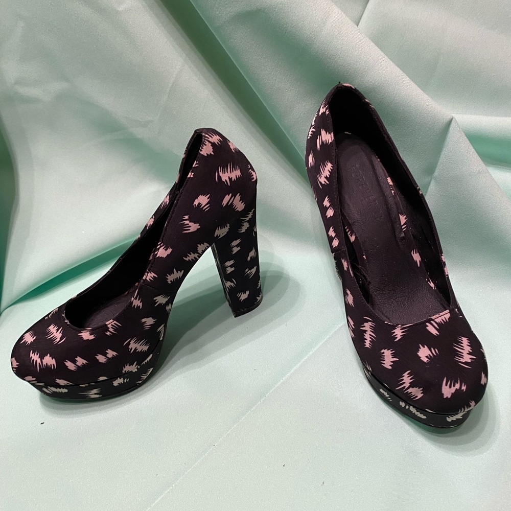 Forever 21 pumps